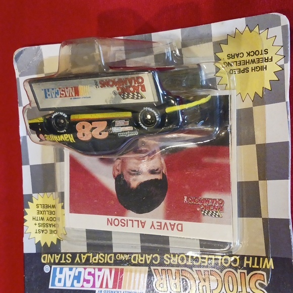 Vintage Davey Allison #28 Havoline Car and Card 1:64 Scale Die-Cast - Picture 3 of 6